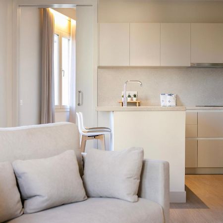Fisa Rentals Ramblas Apartments Barcelona Exteriör bild